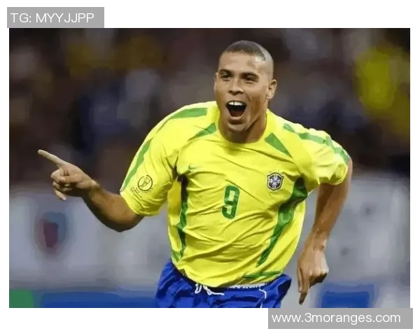 足球巨星化身街头高手与路人展开即兴欢乐足球对决秀 足球巨星化身街头高手与路人展开即兴欢乐足球对决秀