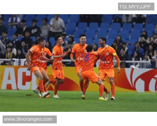 温暖足球明星的光辉时刻与感人故事:他们如何用行动传递爱与希望 温暖足球明星的光辉时刻与感人故事:他们如何用行动传递爱与希望